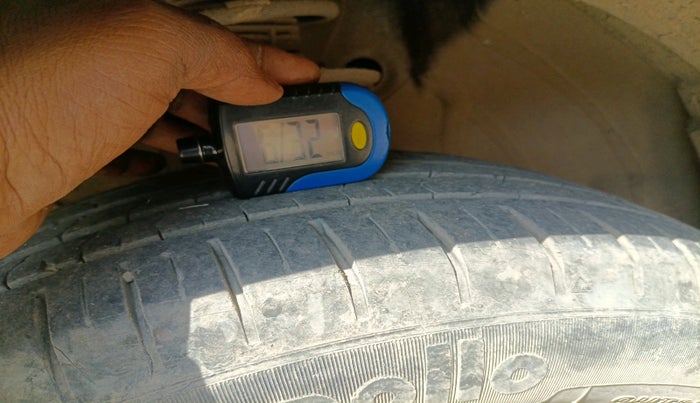 2024 Maruti Baleno  ZETA CNG 1.2L, CNG, Manual, 14,822 km, tyre