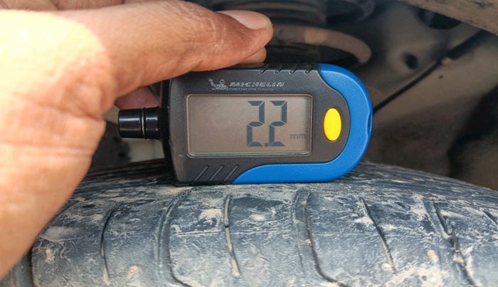 2014 Hyundai Elite i20 SPORTZ 1.2, Petrol, Manual, 1,56,391 km, tyre