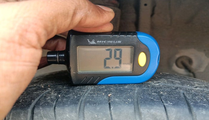 2014 Hyundai Elite i20 SPORTZ 1.2, Petrol, Manual, 1,56,391 km, tyre