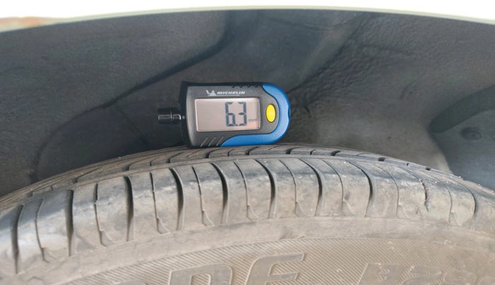 2011 Hyundai i10 SPORTZ 1.2, Petrol, Manual, 33,983 km, tyre