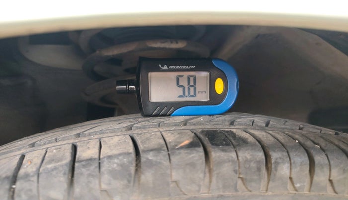 2011 Hyundai i10 SPORTZ 1.2, Petrol, Manual, 33,983 km, tyre