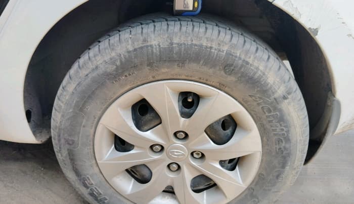 2011 Hyundai i20 MAGNA (O) 1.4 CRDI, Diesel, Manual, 1,16,846 km, tyre