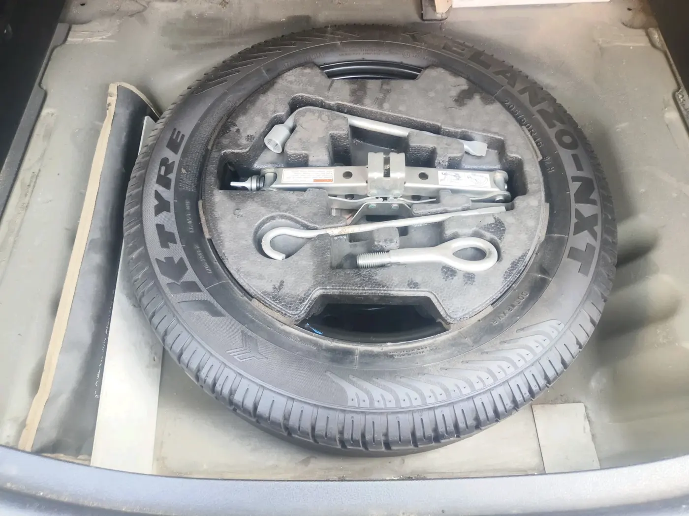 2015 Maruti S Cross ZETA 1.3, Diesel, Manual, 1,09,453 km, tyre