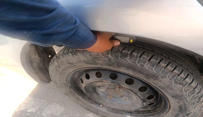 2011 Toyota Etios G SP, Petrol, Manual, 95,551 km, tyre