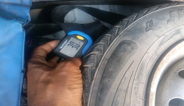 2013 Maruti Wagon R 1.0 LXI, Petrol, Manual, 73,647 km, tyre