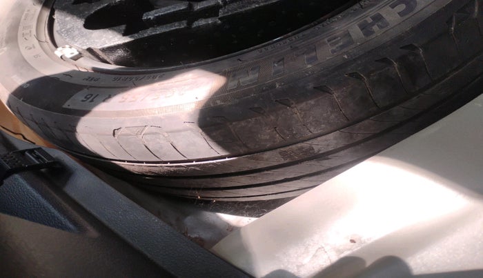 2013 Volkswagen Jetta COMFORTLINE TSI, Petrol, Manual, 2,02,798 km, tyre