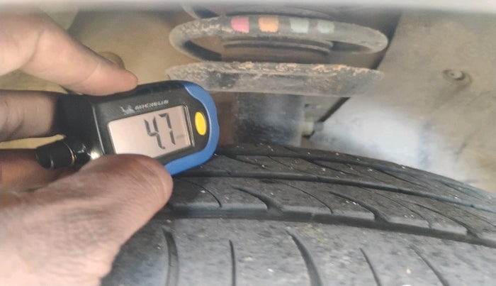 2013 Volkswagen Jetta COMFORTLINE TSI, Petrol, Manual, 2,02,798 km, tyre