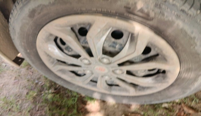 2014 Honda Amaze 1.2L I-VTEC EX, Petrol, Manual, 91,791 km, tyre