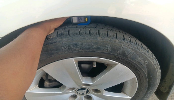 2017 Skoda Rapid STYLE 1.5 TDI AT, Diesel, Automatic, 1,95,675 km, tyre