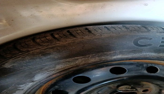 2011 Maruti Swift VXI, Petrol, Manual, 19,903 km, tyre