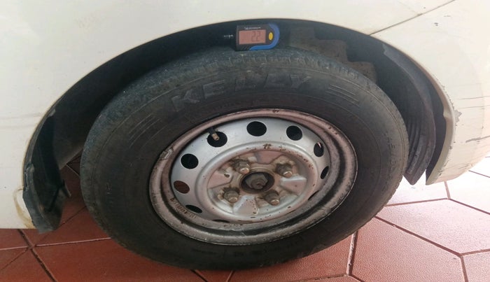 2014 Hyundai Eon D-LITE+, Petrol, Manual, 68,590 km, tyre