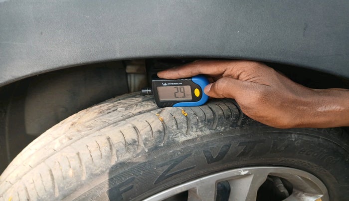 2023 Renault TRIBER RXZ AMT, CNG, Automatic, 29,900 km, tyre