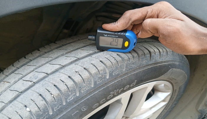 2023 Renault TRIBER RXZ AMT, CNG, Automatic, 29,900 km, tyre