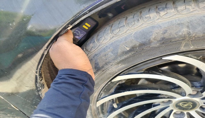 2015 Maruti Ciaz ZXI, CNG, Manual, 1,25,205 km, tyre