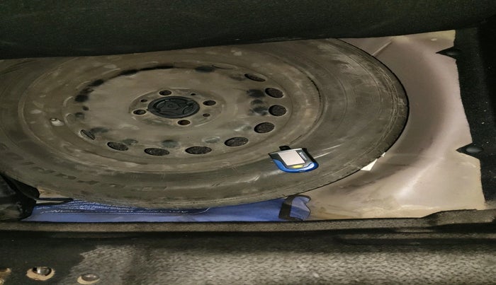 2015 Fiat Punto EVO DYNAMIC 1.2, Petrol, Manual, 27,740 km, tyre