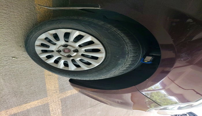 2015 Fiat Punto EVO DYNAMIC 1.2, Petrol, Manual, 27,740 km, tyre