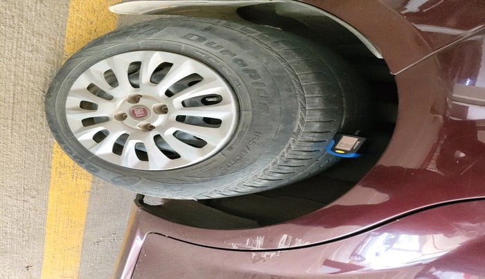 2015 Fiat Punto EVO DYNAMIC 1.2, Petrol, Manual, 27,740 km, tyre