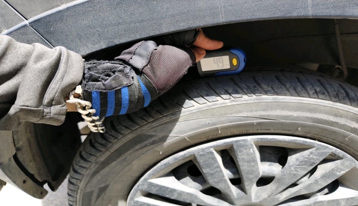 2016 Mahindra Kuv100 K4 D 6 STR, Diesel, Manual, 84,833 km, tyre