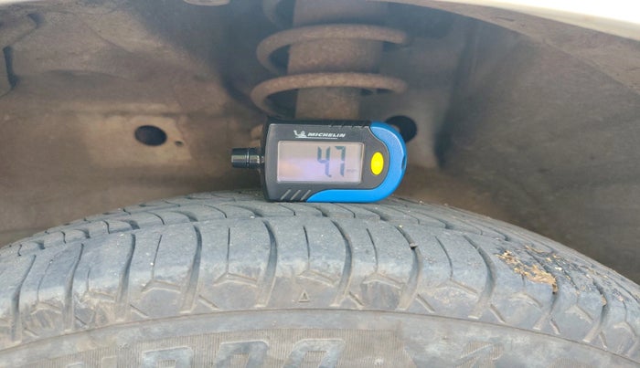 2017 Maruti Wagon R 1.0 LXI CNG, CNG, Manual, 1,17,176 km, tyre