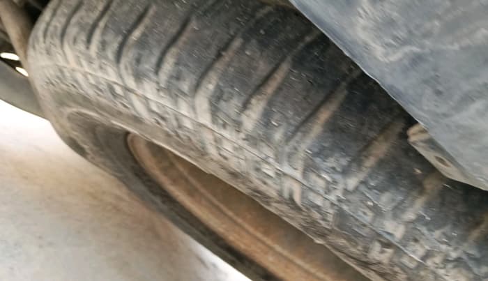 2015 Mahindra XUV500 W8, Diesel, Manual, 2,24,475 km, tyre