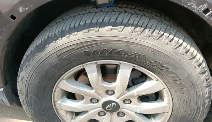 2015 Mahindra XUV500 W8, Diesel, Manual, 2,24,475 km, tyre