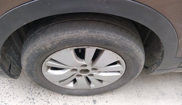 2015 Maruti S Cross DELTA 1.3, Diesel, Manual, 78,860 km, tyre