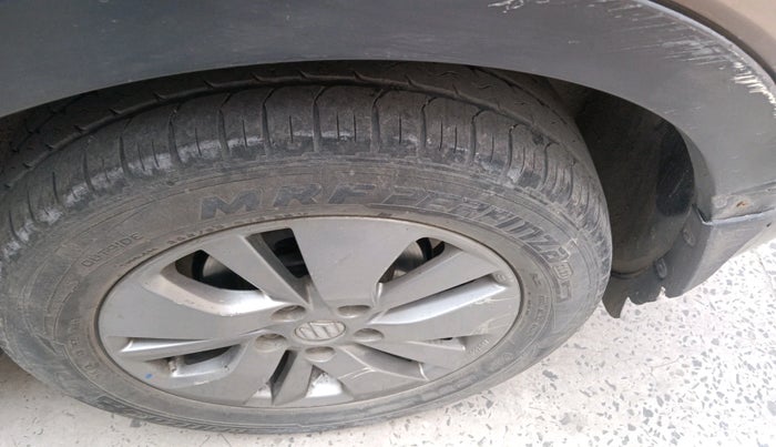 2015 Maruti S Cross DELTA 1.3, Diesel, Manual, 78,860 km, tyre