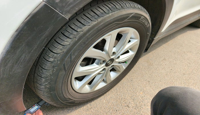 2018 Hyundai Creta SX 1.6 DIESEL, Diesel, Manual, 1,02,452 km, tyre