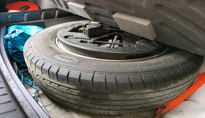 2018 Hyundai Creta SX 1.6 DIESEL, Diesel, Manual, 1,02,452 km, tyre