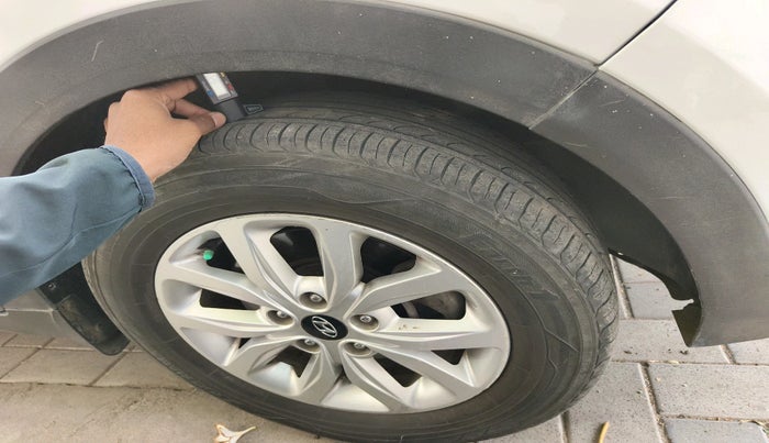 2018 Hyundai Creta SX 1.6 DIESEL, Diesel, Manual, 1,02,452 km, tyre