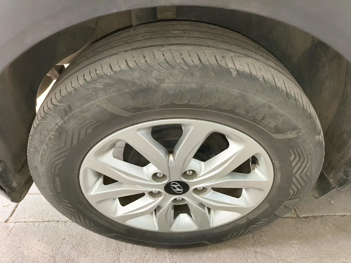 2018 Hyundai Creta SX 1.6 DIESEL, Diesel, Manual, 1,02,452 km, tyre