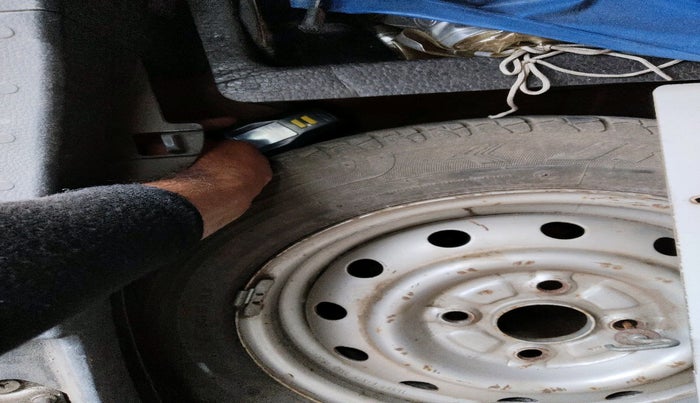 2012 Maruti Wagon R 1.0 LXI, Petrol, Manual, 37,847 km, tyre