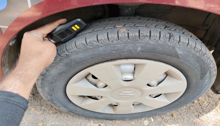 2012 Maruti Wagon R 1.0 LXI, Petrol, Manual, 37,847 km, tyre