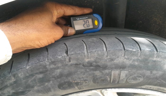 2016 Ford Ecosport TITANIUM 1.5L DIESEL, Diesel, Manual, 2,44,561 km, tyre