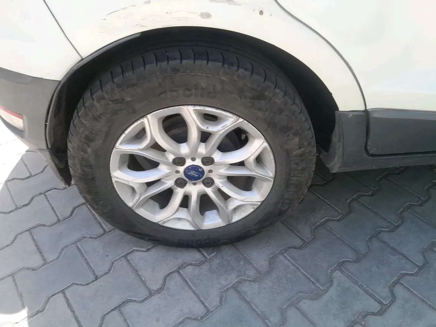2016 Ford Ecosport TITANIUM 1.5L DIESEL, Diesel, Manual, 2,44,561 km, tyre
