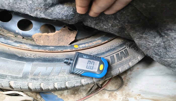 2015 Maruti Baleno DELTA DIESEL 1.3, Diesel, Manual, 1,80,476 km, tyre