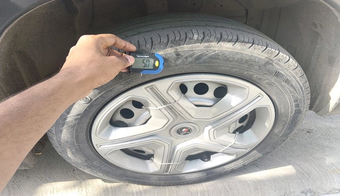 2016 Maruti Vitara Brezza LDI (O), Diesel, Manual, 1,80,070 km, tyre