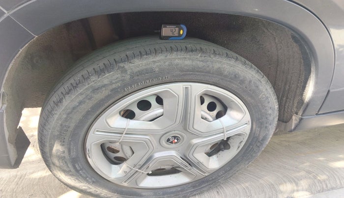 2016 Maruti Vitara Brezza LDI (O), Diesel, Manual, 1,80,070 km, tyre