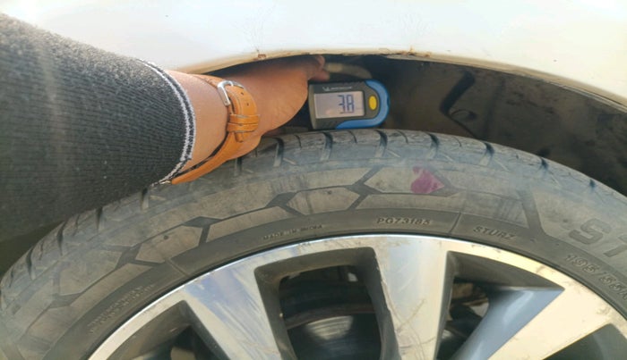 2016 Hyundai Verna 1.6 VTVT S, Petrol, Manual, 97,270 km, tyre