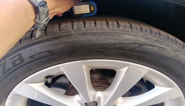 2015 Audi A6 35 TDI S LINE, Diesel, Automatic, 1,21,562 km, tyre