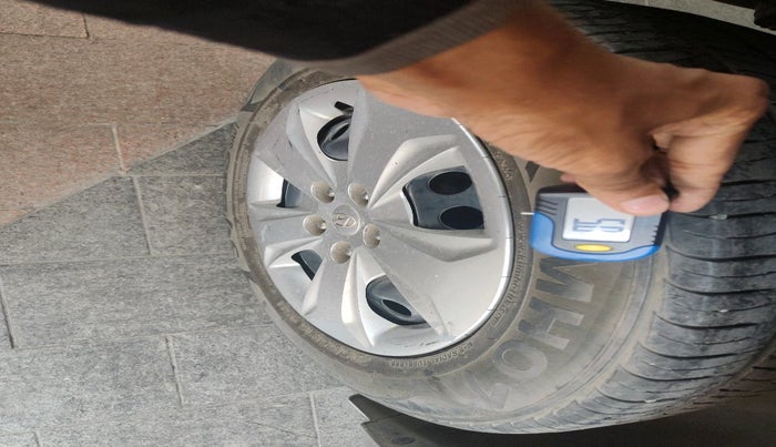 2017 Hyundai Creta E PLUS 1.6 PETROL, Petrol, Manual, 84,106 km, tyre