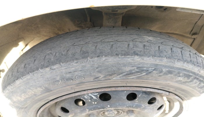 2013 Maruti Wagon R 1.0 LXI, CNG, Manual, 1,29,130 km, tyre