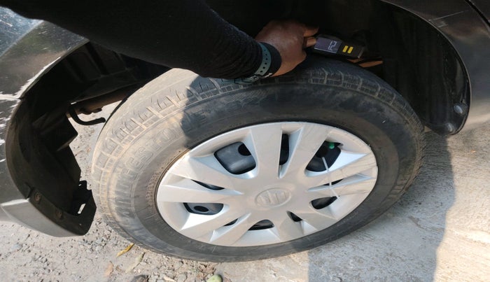 2014 Maruti Swift Dzire VXI, Petrol, Manual, 75,836 km, tyre