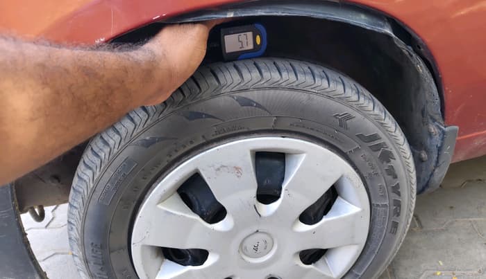2011 Maruti Alto K10 VXI, CNG, Manual, 1,02,956 km, tyre