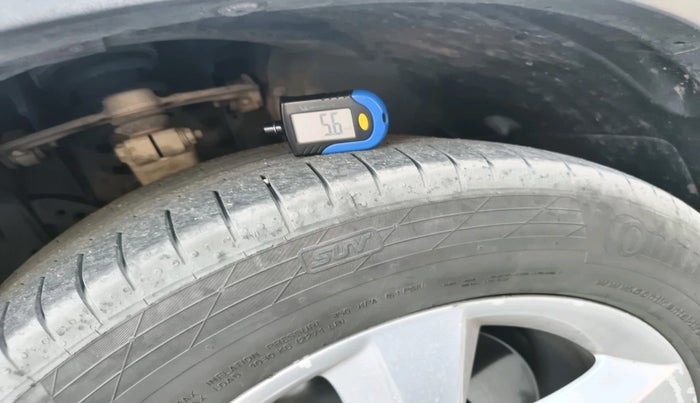 2011 BMW X5 3.0 D, Diesel, Automatic, 1,11,070 km, tyre