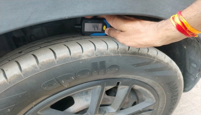 2020 Renault TRIBER RXL MT, Petrol, Manual, 1,61,490 km, tyre