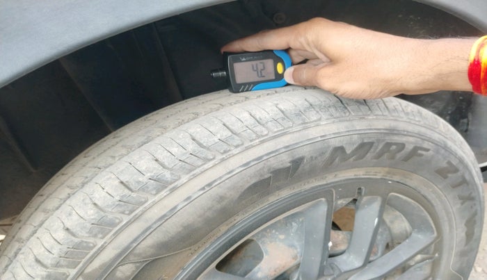 2020 Renault TRIBER RXL MT, Petrol, Manual, 1,61,490 km, tyre