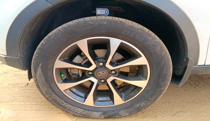 2020 Tata NEXON XZ PLUS PETROL, Petrol, Manual, 1,06,614 km, tyre