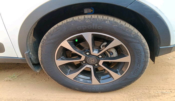 2020 Tata NEXON XZ PLUS PETROL, Petrol, Manual, 1,06,614 km, tyre