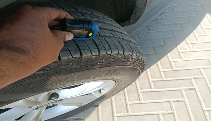 2022 Tata Harrier XTA 2.0L KRYOTEC PLUS, Diesel, Automatic, 52,760 km, tyre